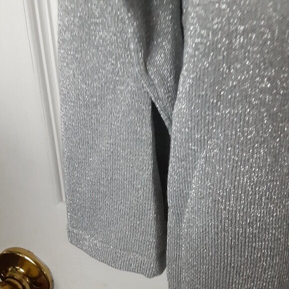 Alfred Dunner Medium Petite Silver Metallic Top w/Attached Shell & Long Sleeves - Picture 4 of 5